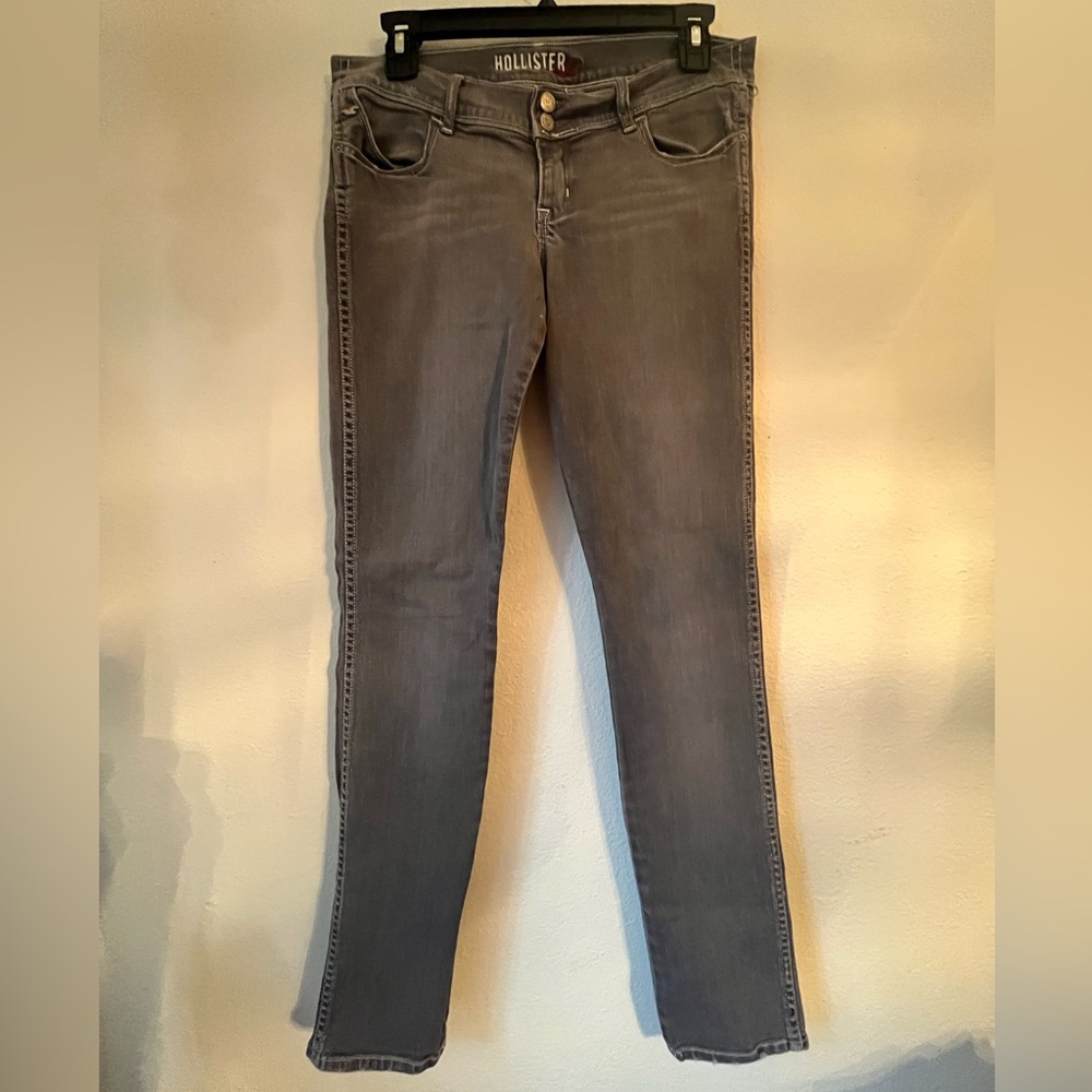Hollister size 7/Gray/Stretch Low Rise Jeans